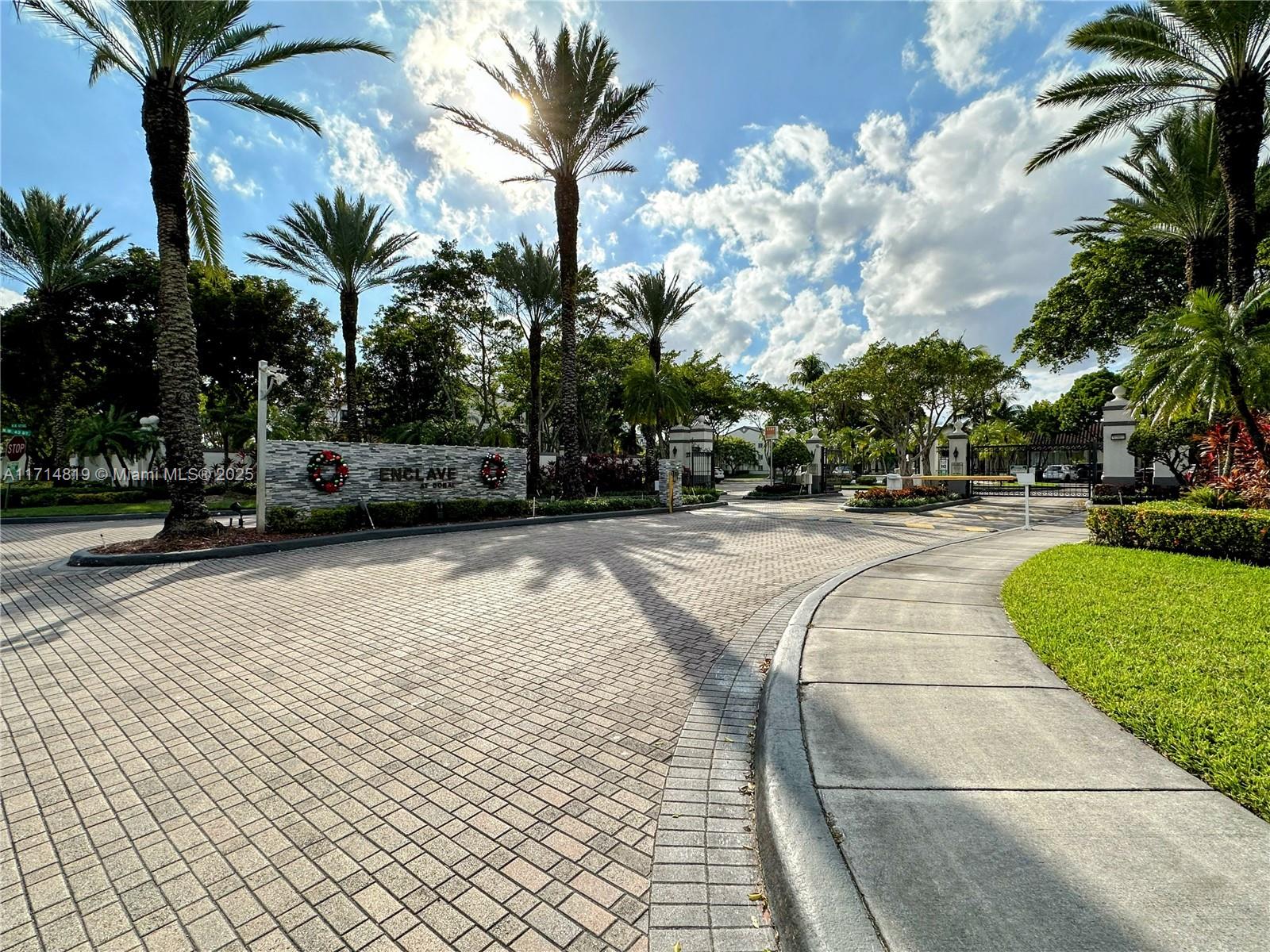 4520 NW 107 AV # 10 Unit: 208-10