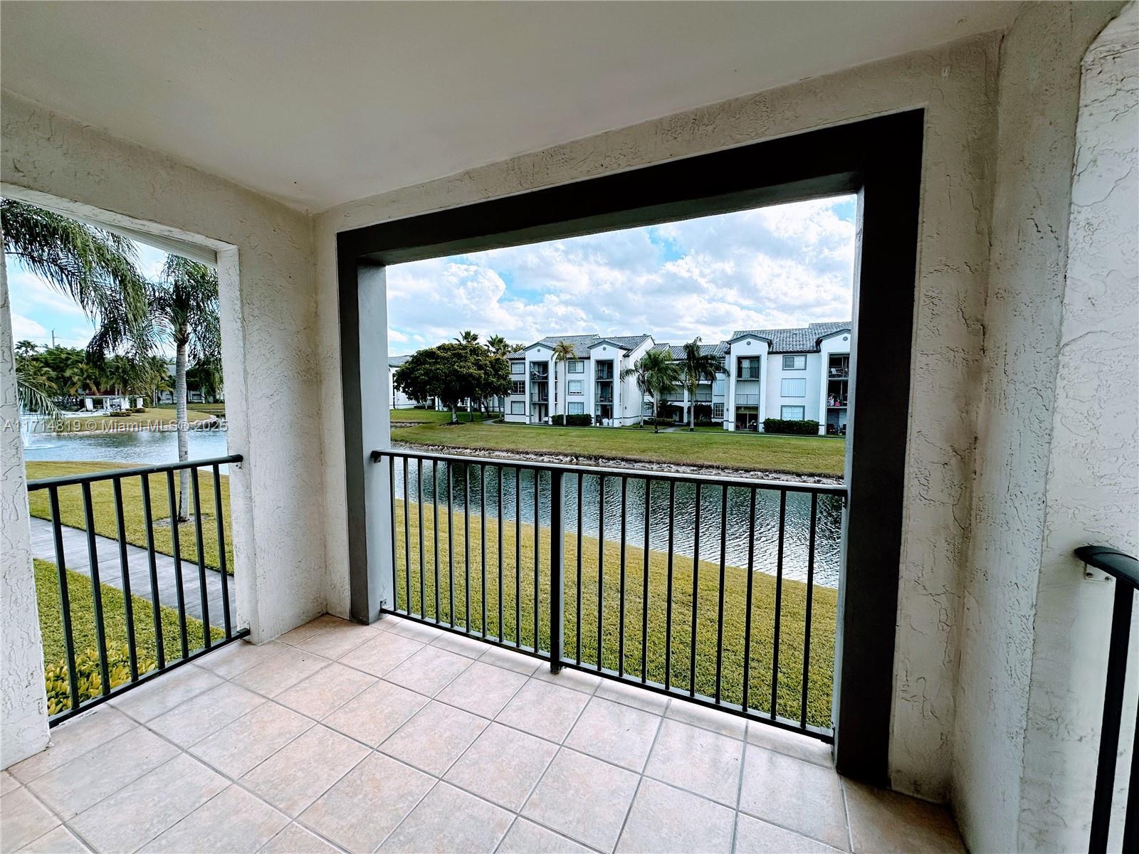 4520 NW 107 AV # 10 Unit: 208-10