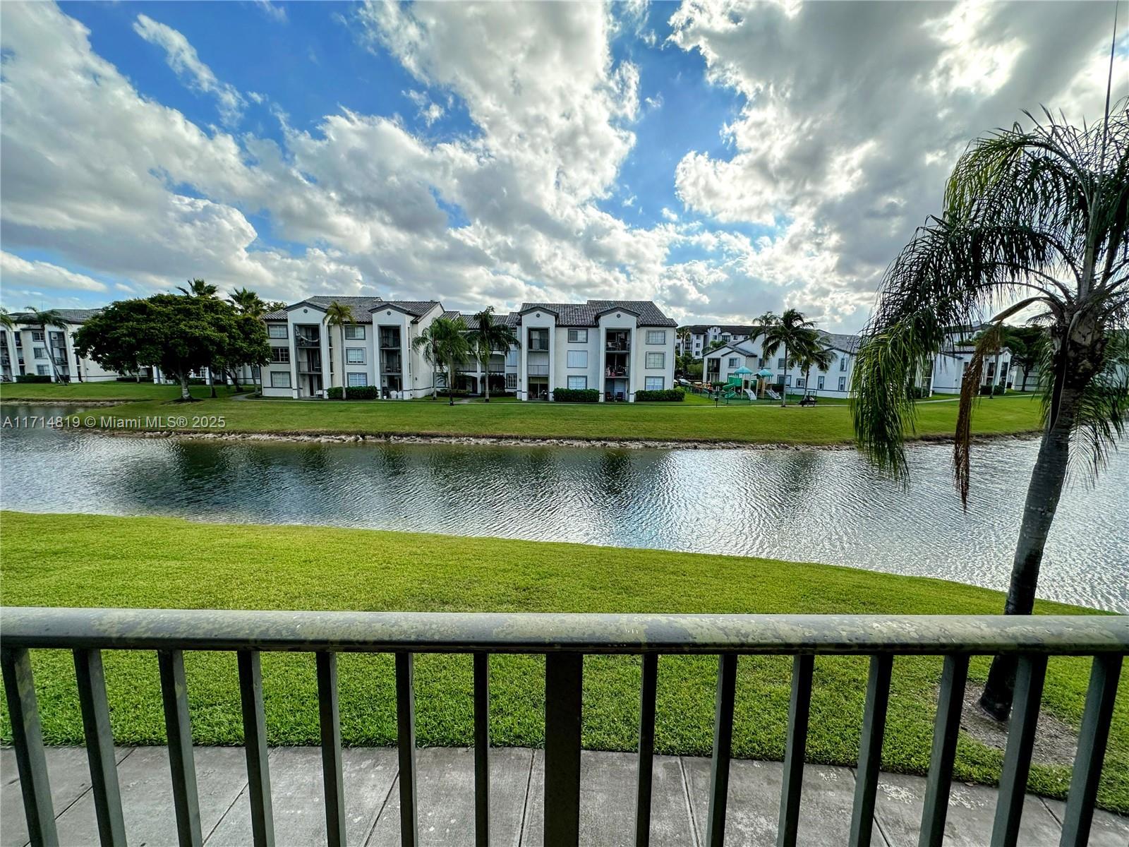 4520 NW 107 AV # 10 Unit: 208-10