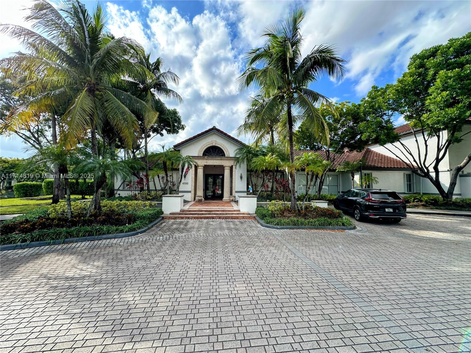 4520 NW 107 AV # 10 Unit: 208-10