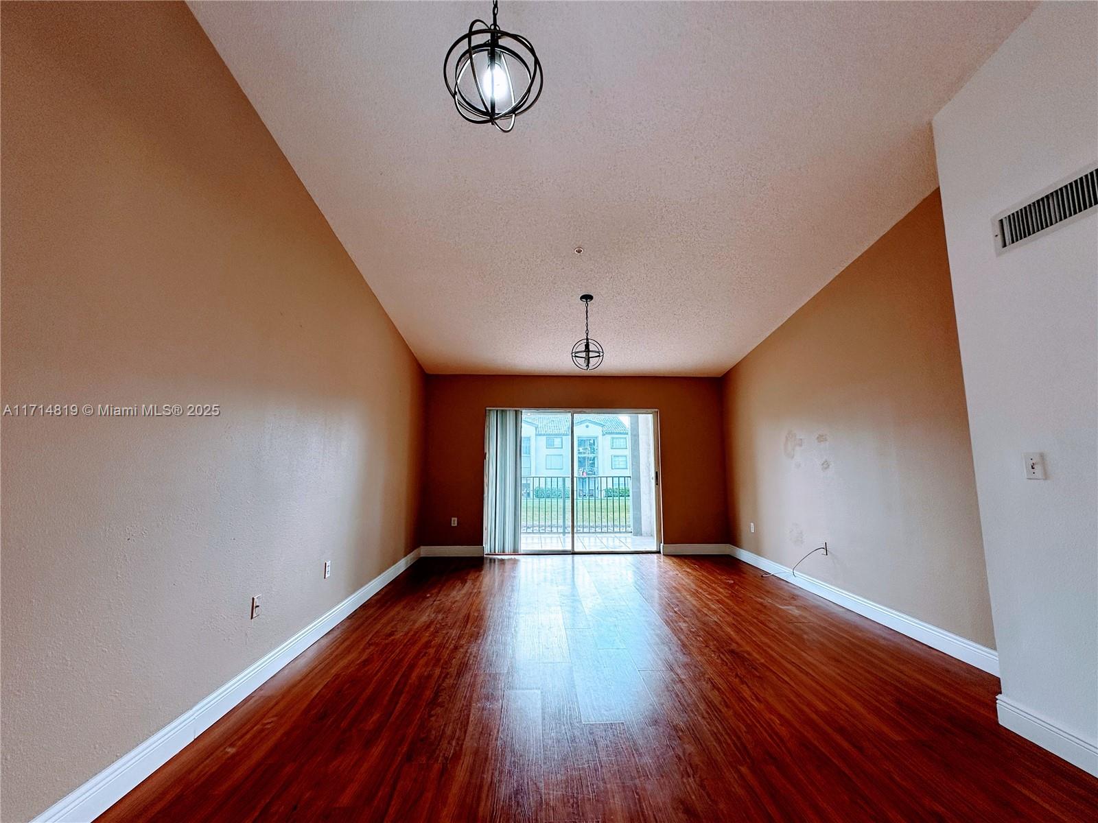 4520 NW 107 AV # 10 Unit: 208-10