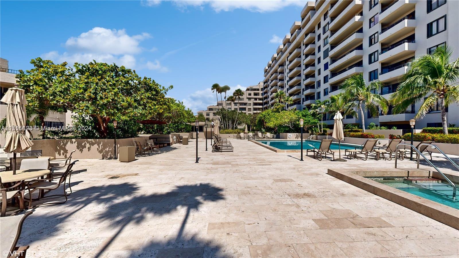 201 Crandon Blvd # 641