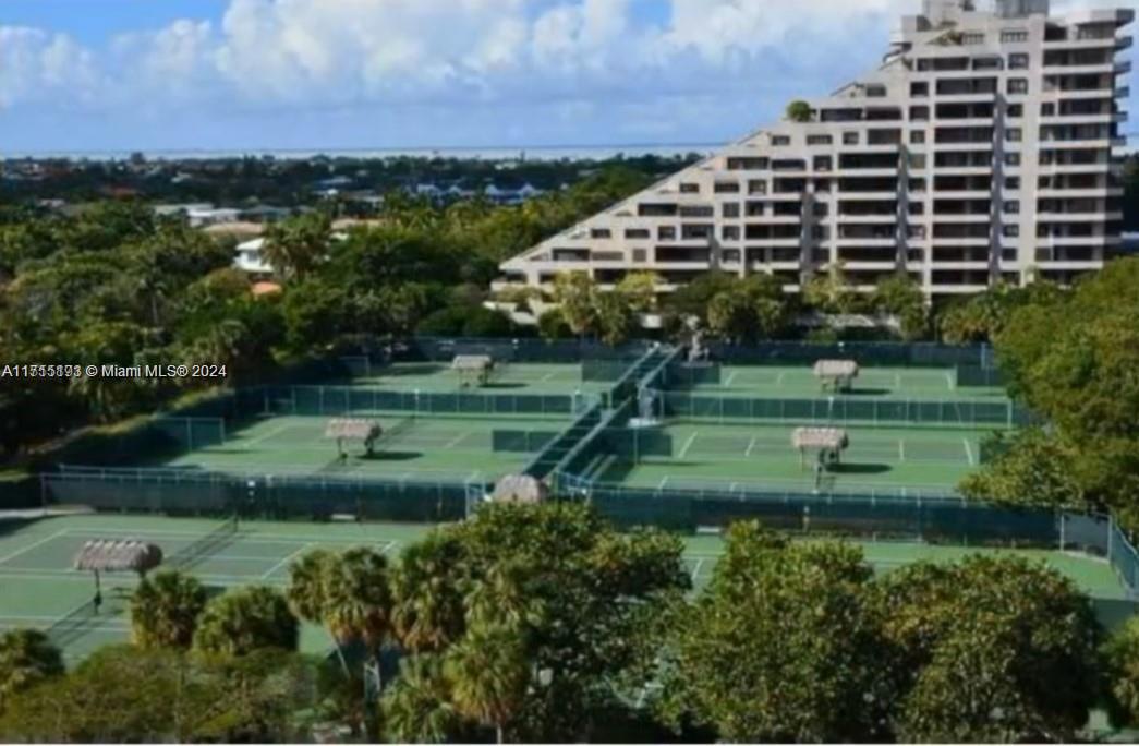 201 Crandon Blvd # 641