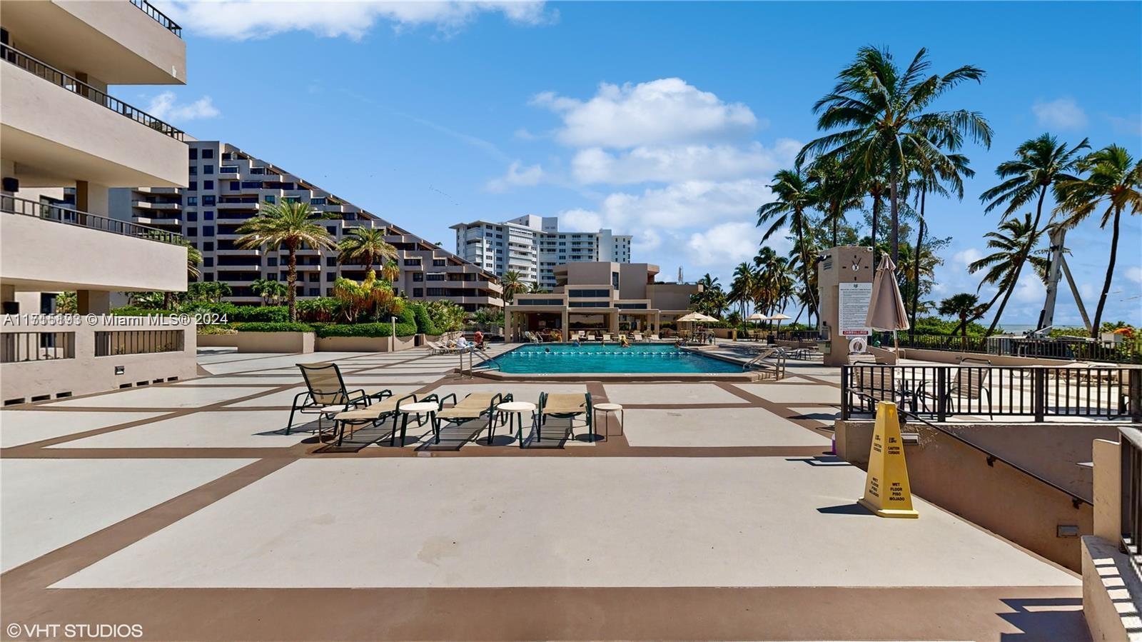 201 Crandon Blvd # 641