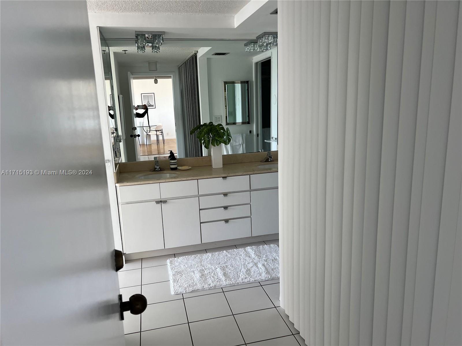 201 Crandon Blvd # 641