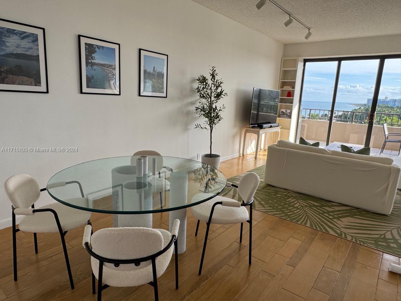 201 Crandon Blvd # 641