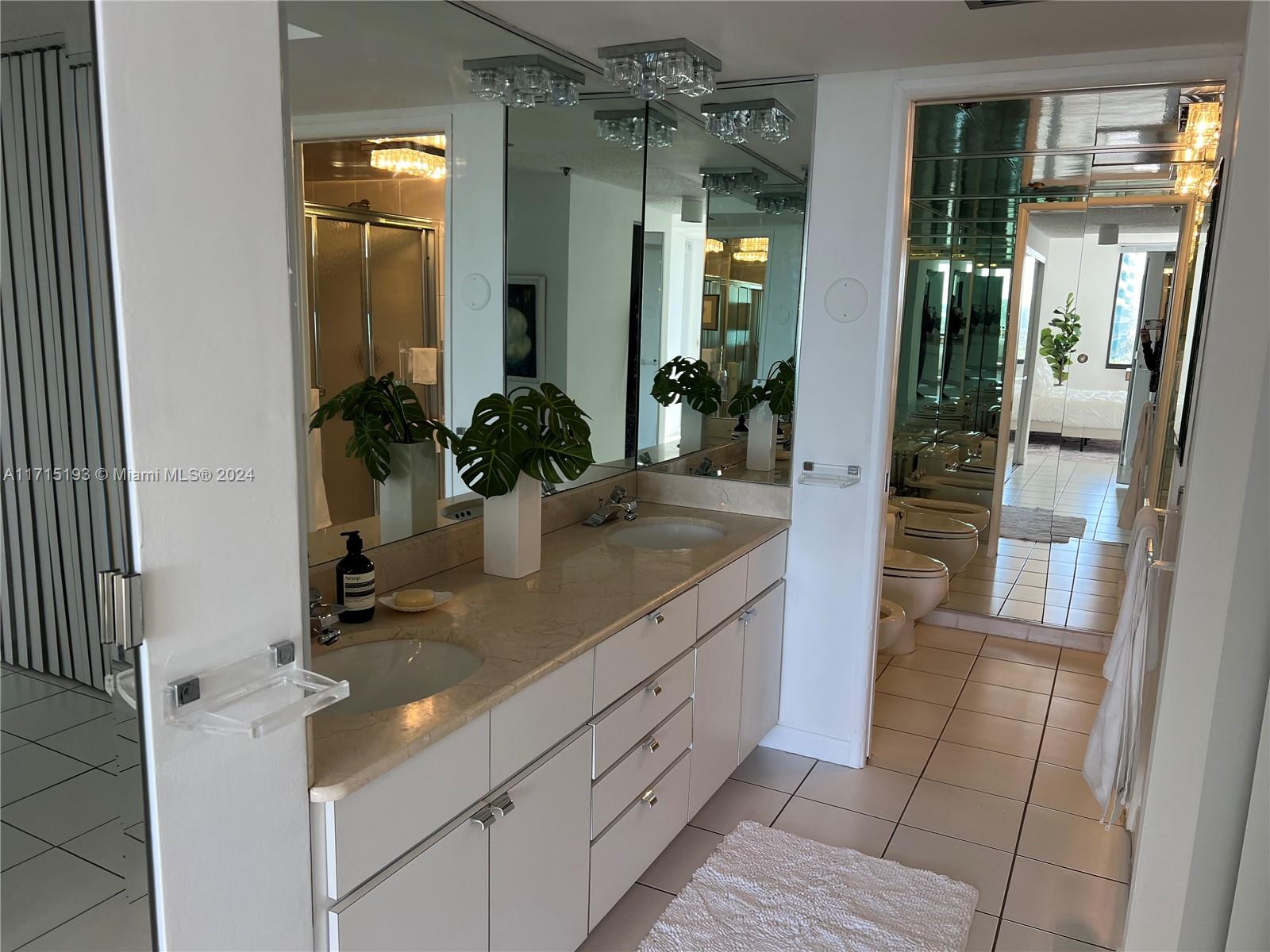 201 Crandon Blvd # 641