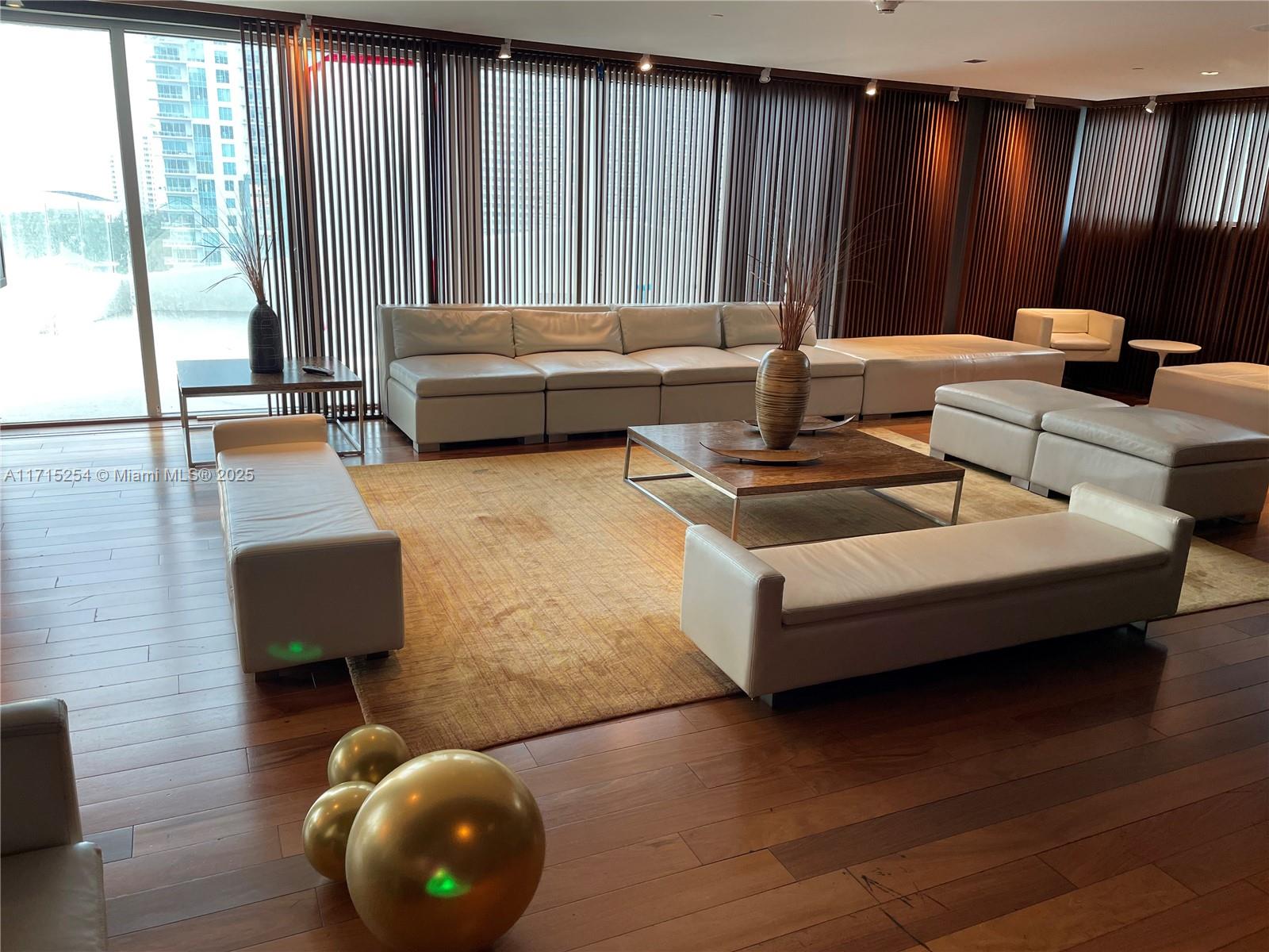 325 S Biscayne Blvd # 1219