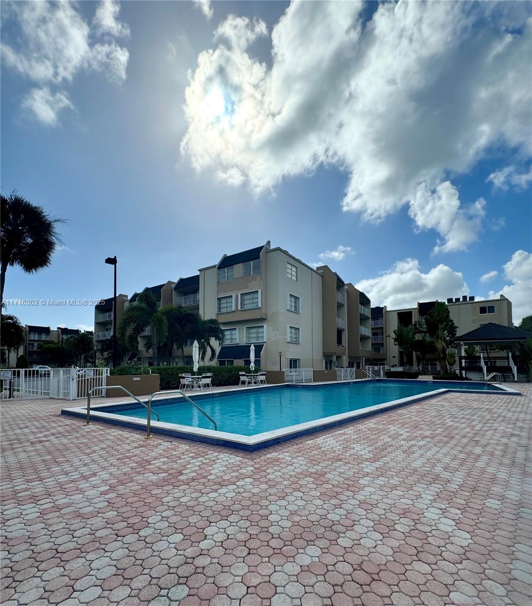 7765 SW 86th St # 102 Unit: F2-102