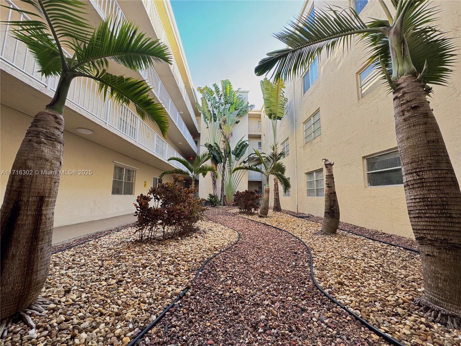 7765 SW 86th St # 102 Unit: F2-102
