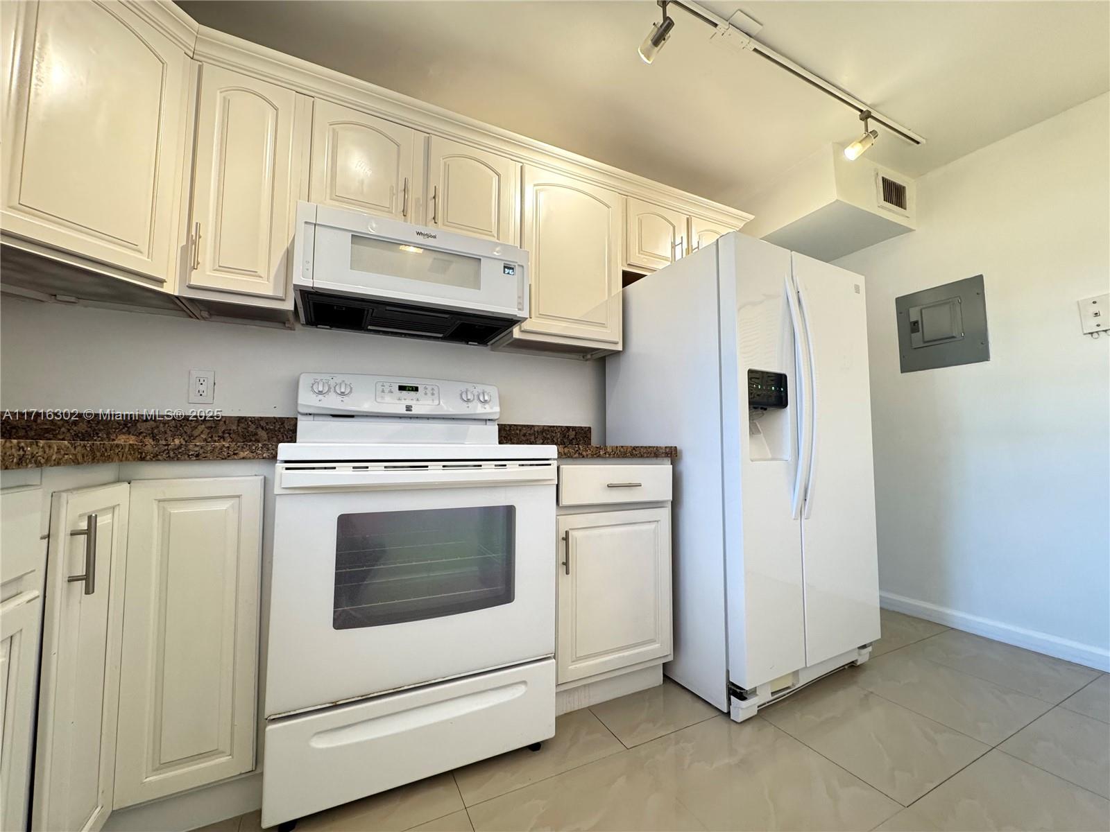 7765 SW 86th St # 102 Unit: F2-102