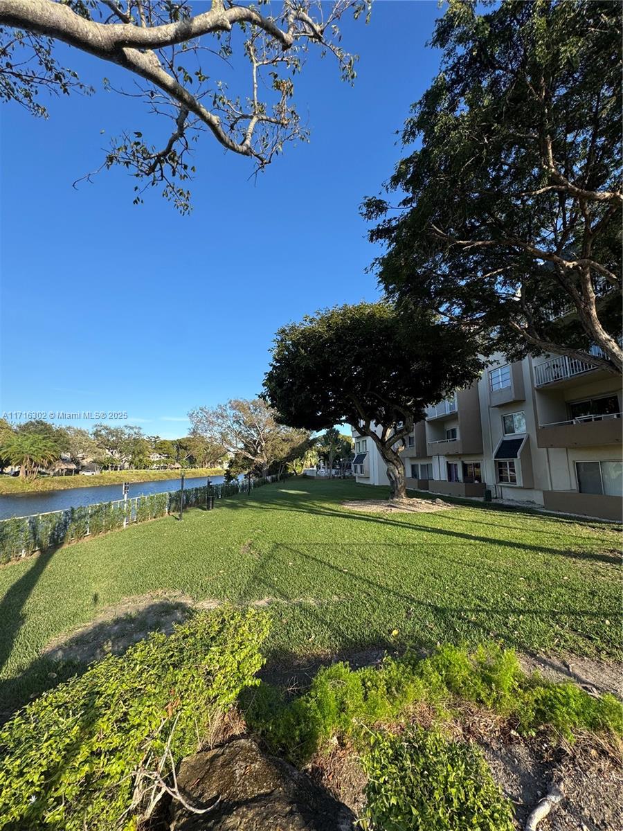 7765 SW 86th St # 102 Unit: F2-102
