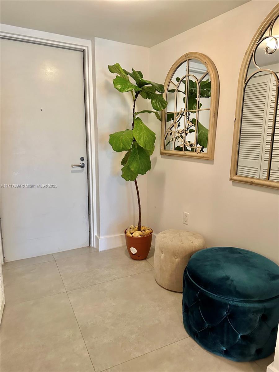 6620 Indian Creek Dr # 213