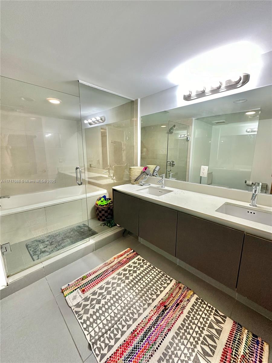 6620 Indian Creek Dr # 213