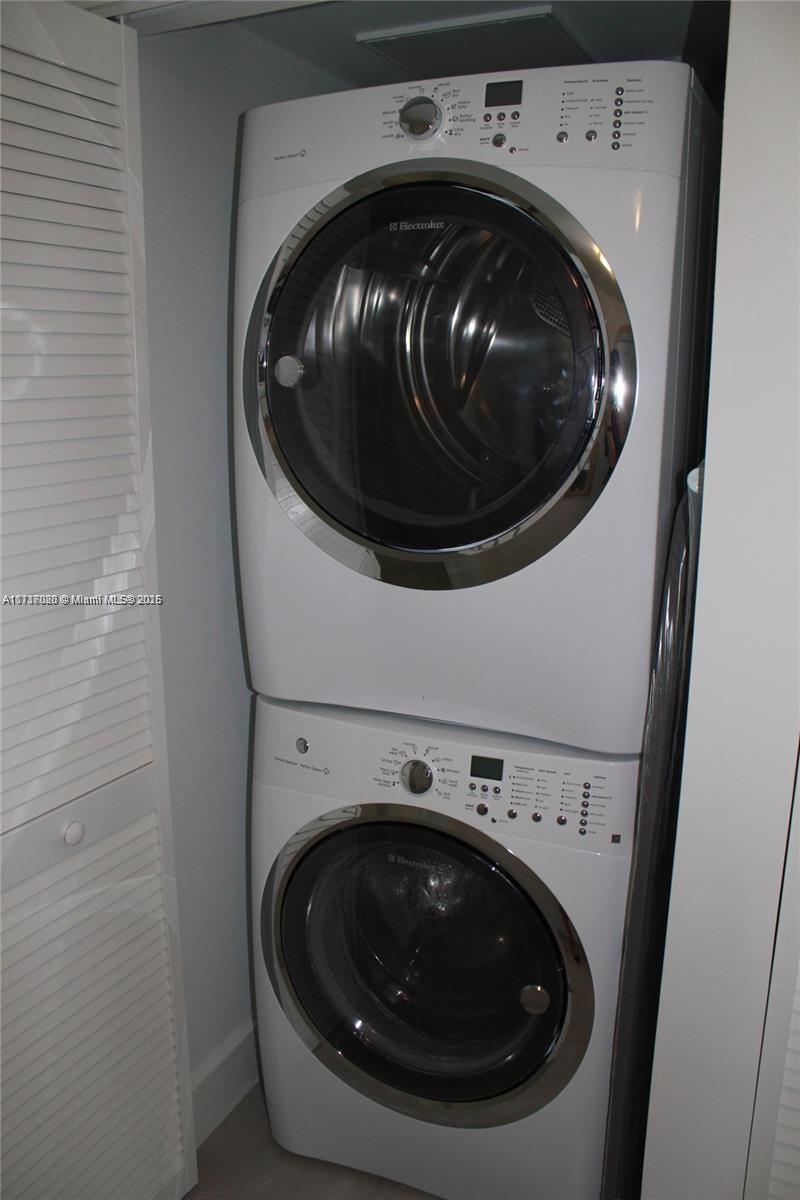 6620 Indian Creek Dr # 213