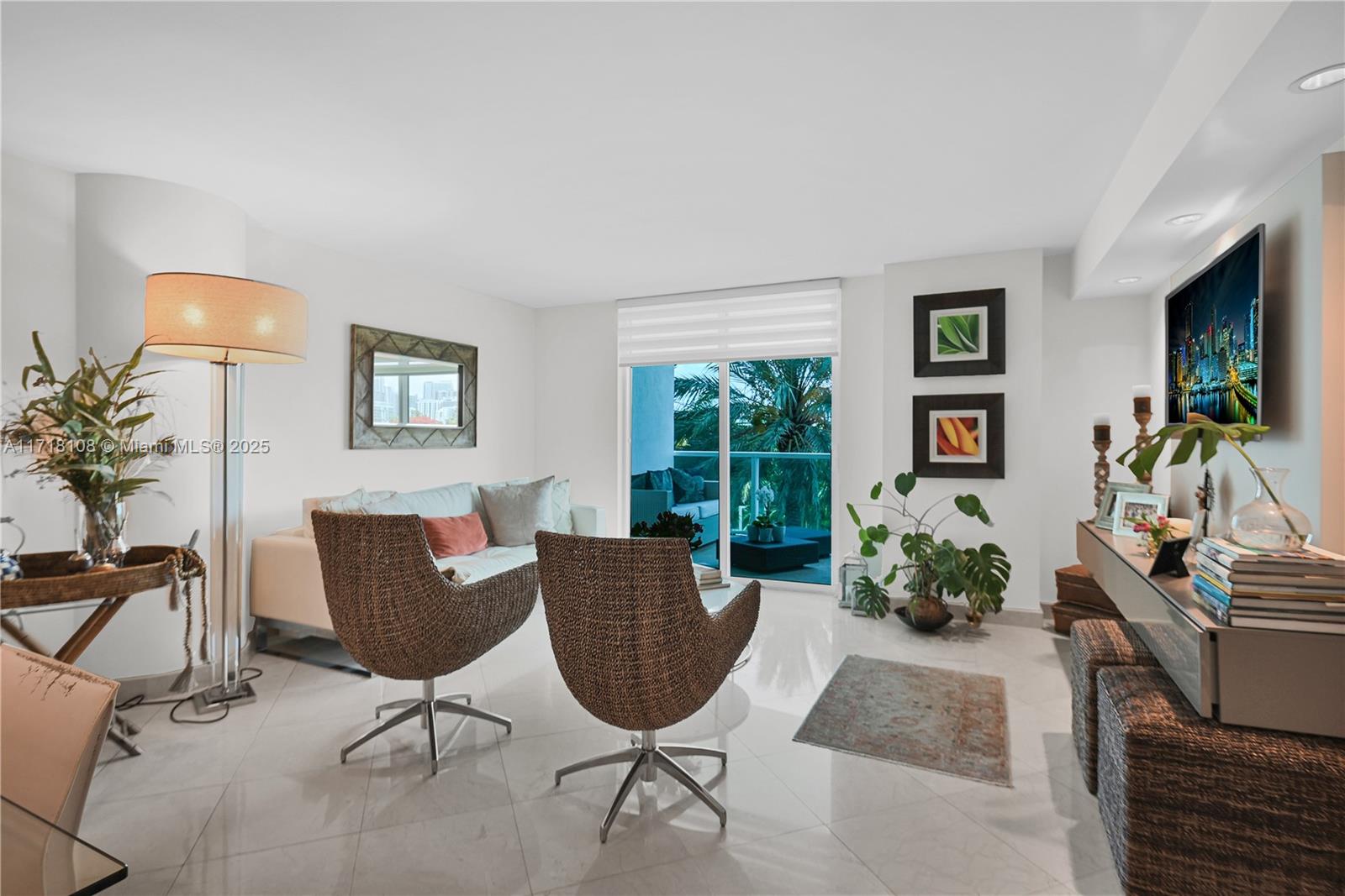 2101 Brickell Ave # 301
