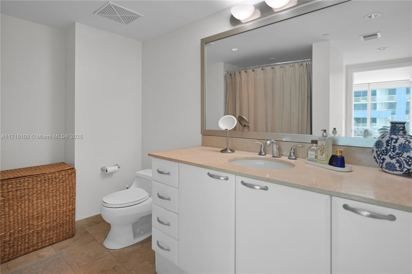 2101 Brickell Ave # 301