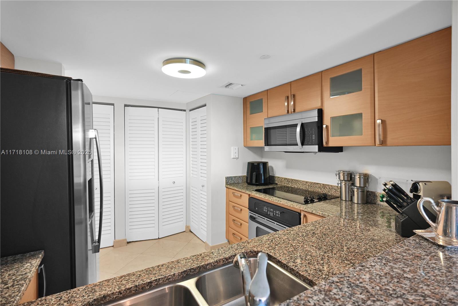 2101 Brickell Ave # 301