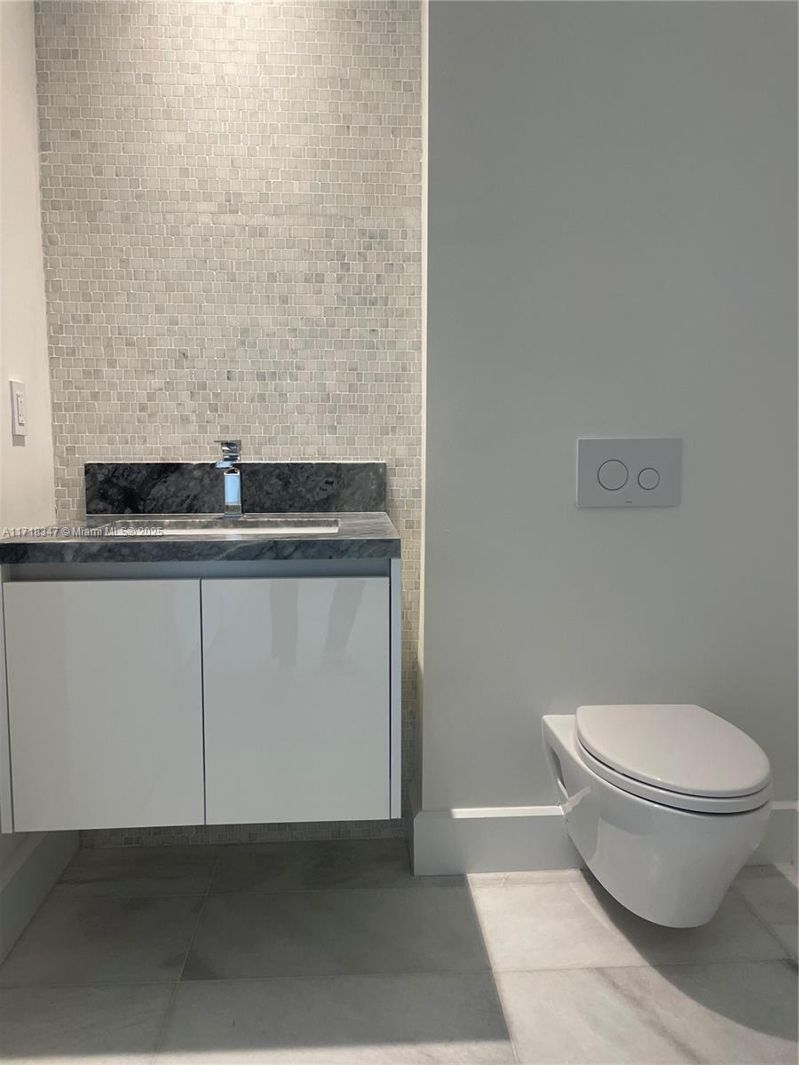 700 NE 26th Ter # 2103