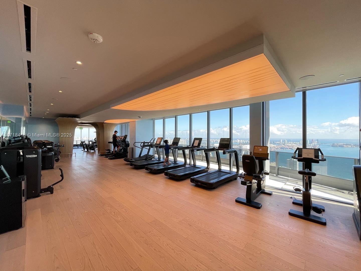 1000 Brickell Plz # 2011