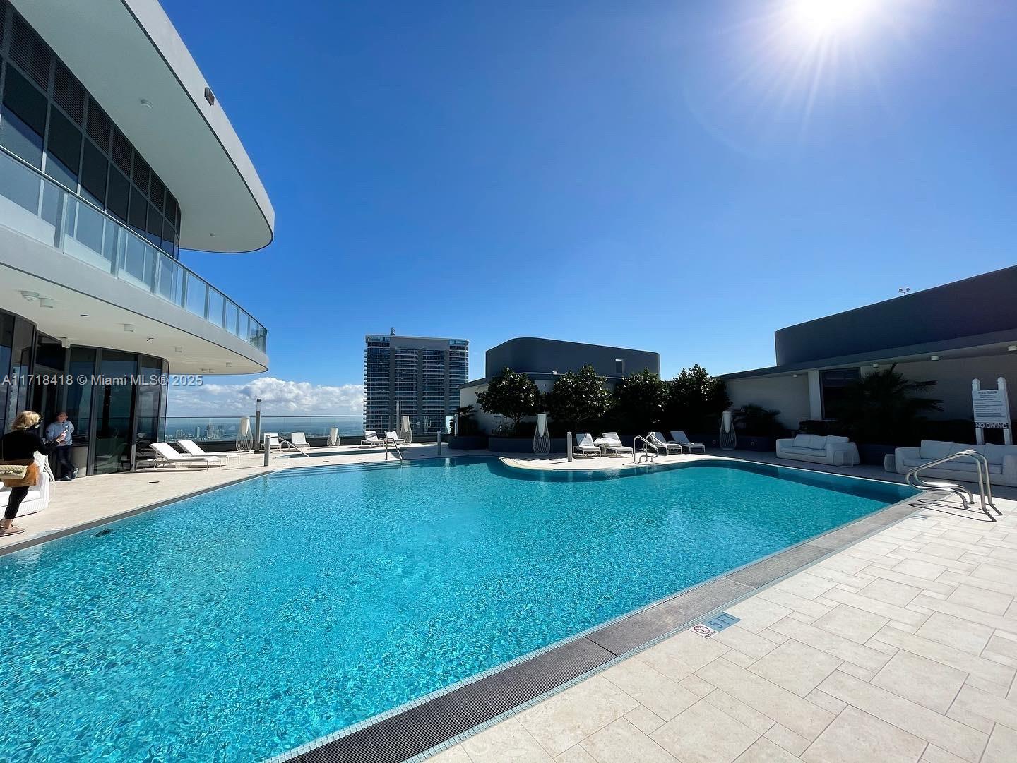 1000 Brickell Plz # 2011