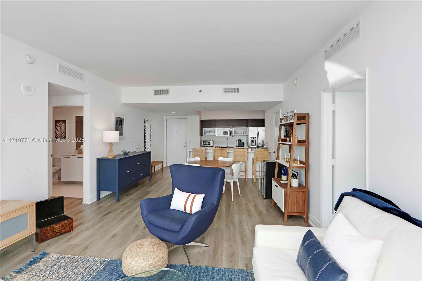 951 Brickell Ave # 1406