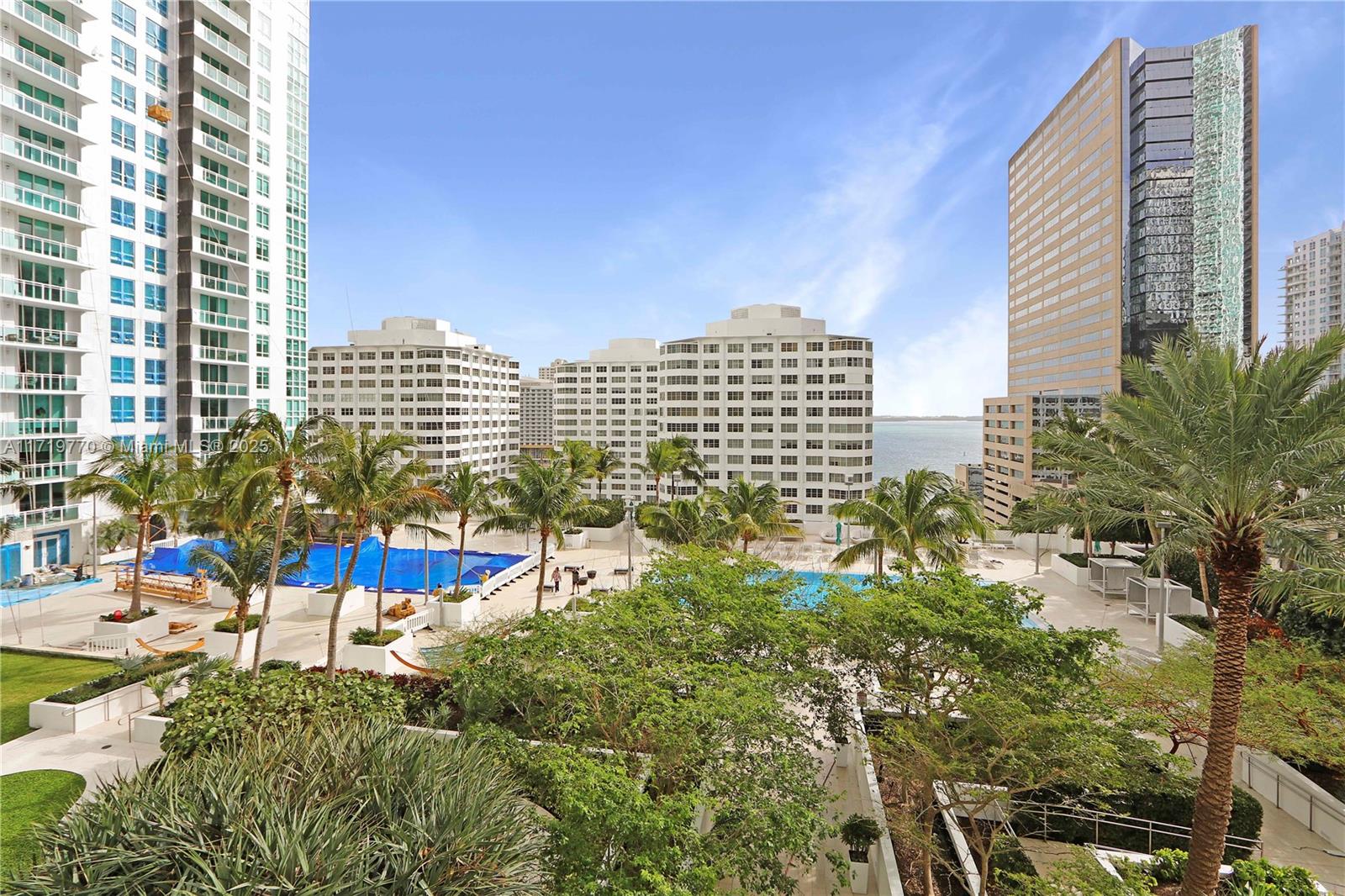951 Brickell Ave # 1406