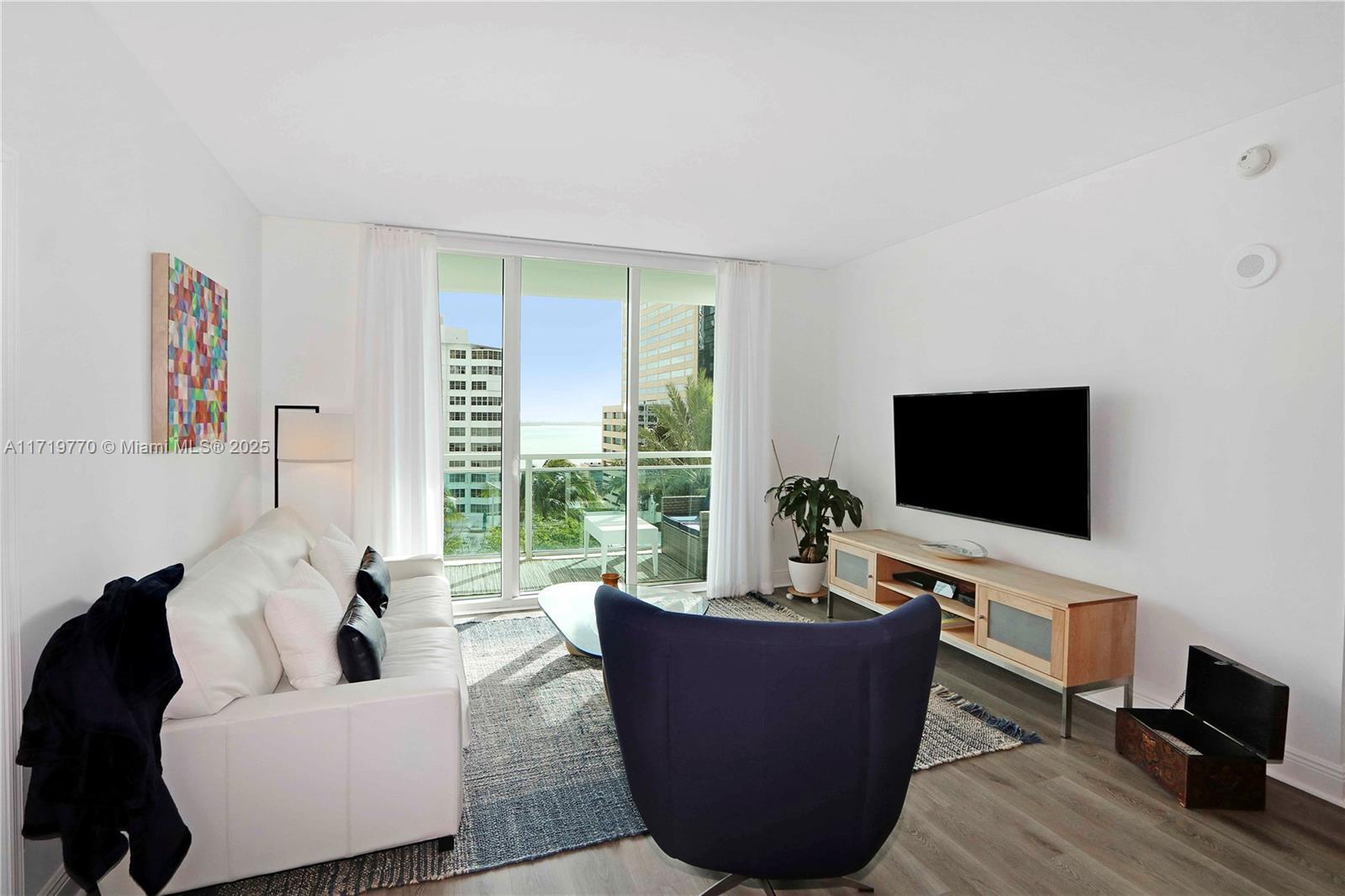 951 Brickell Ave # 1406