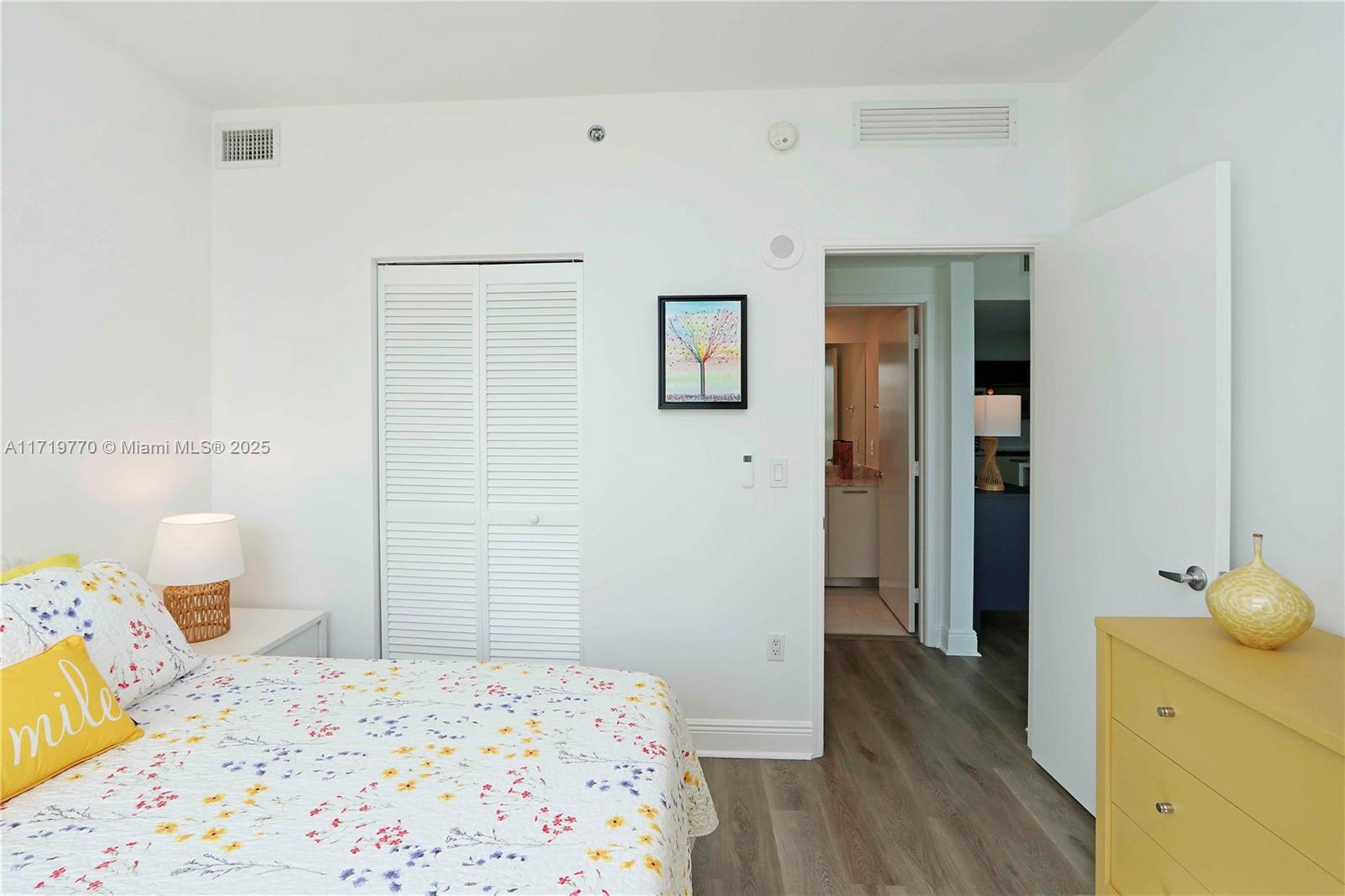 951 Brickell Ave # 1406