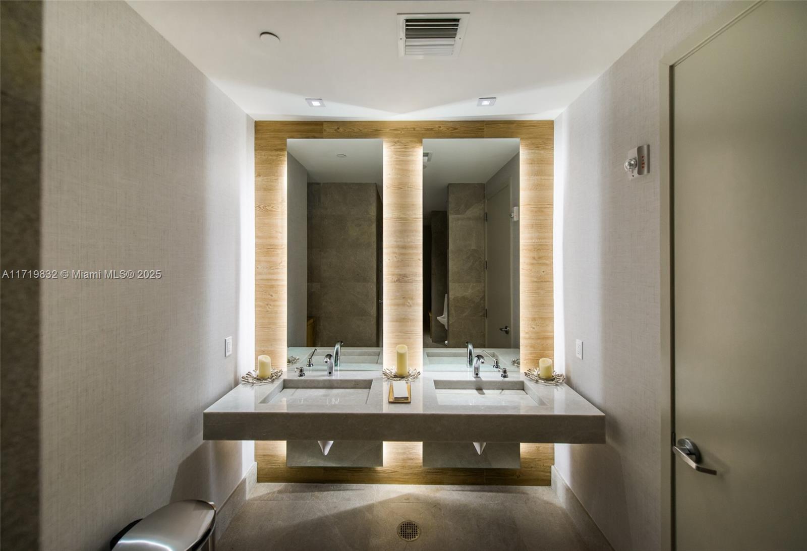 1010 Brickell Ave # 2911