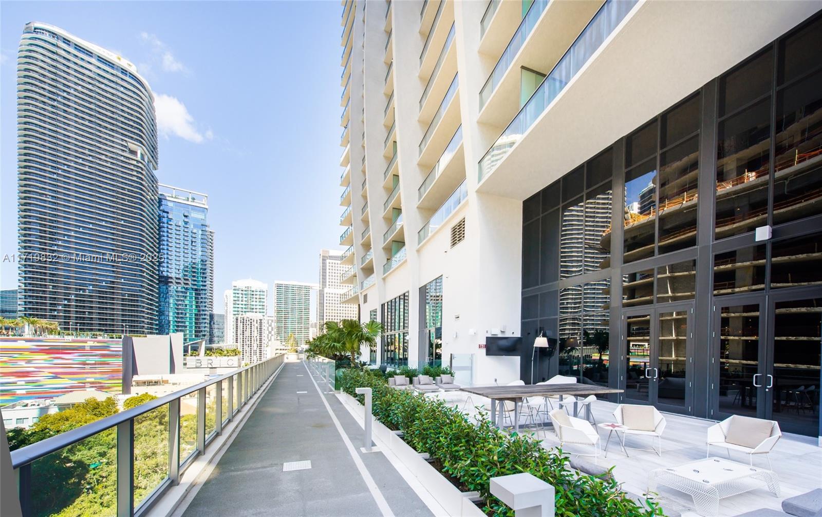 1010 Brickell Ave # 2911