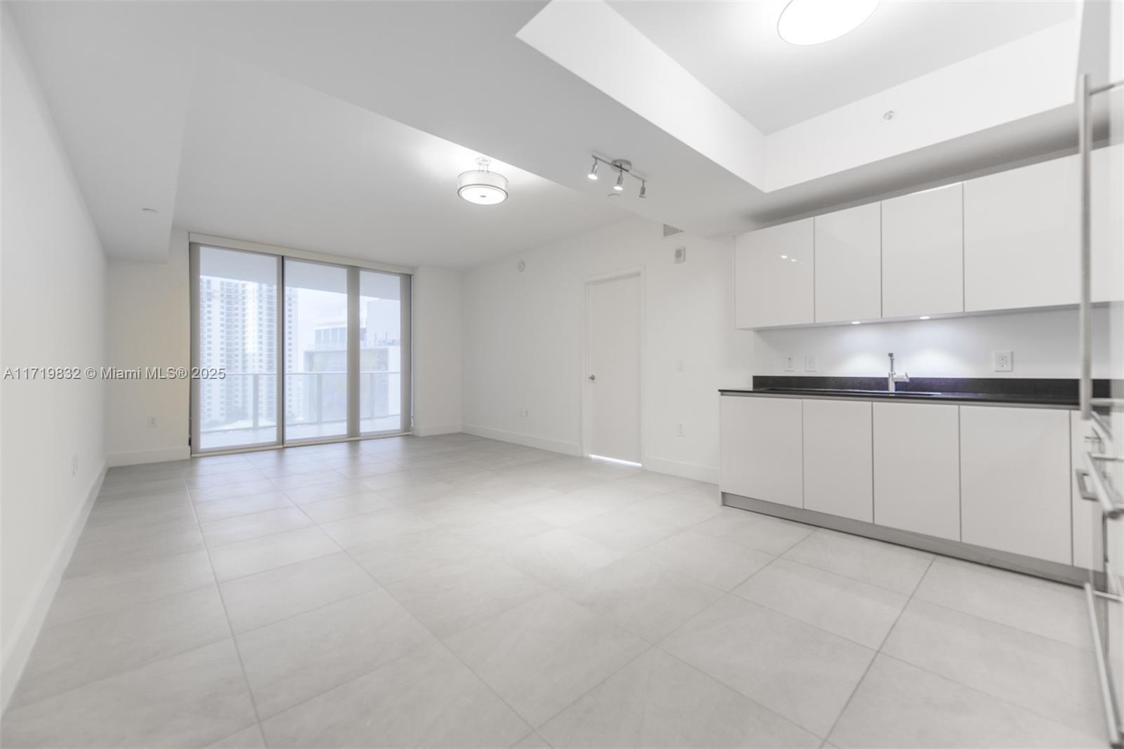 1010 Brickell Ave # 2911