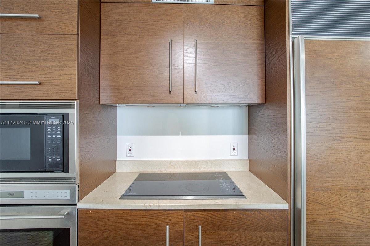 465 Brickell Ave # 4306