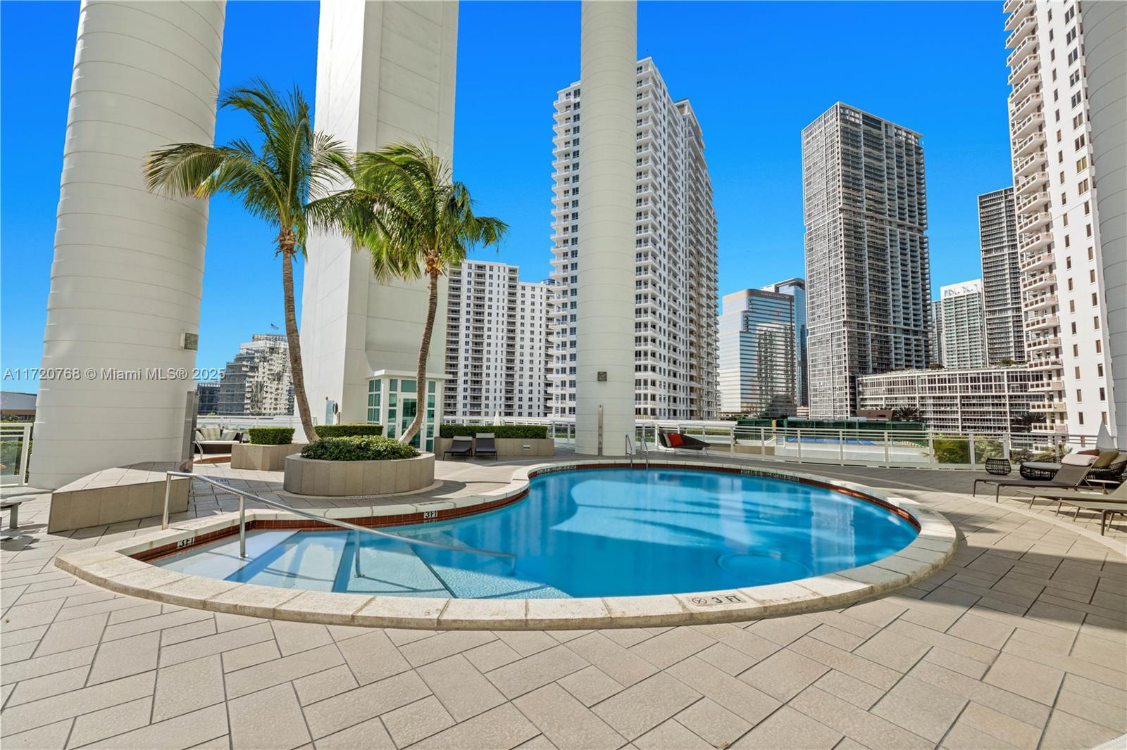 900 Brickell Key Blvd # 2302