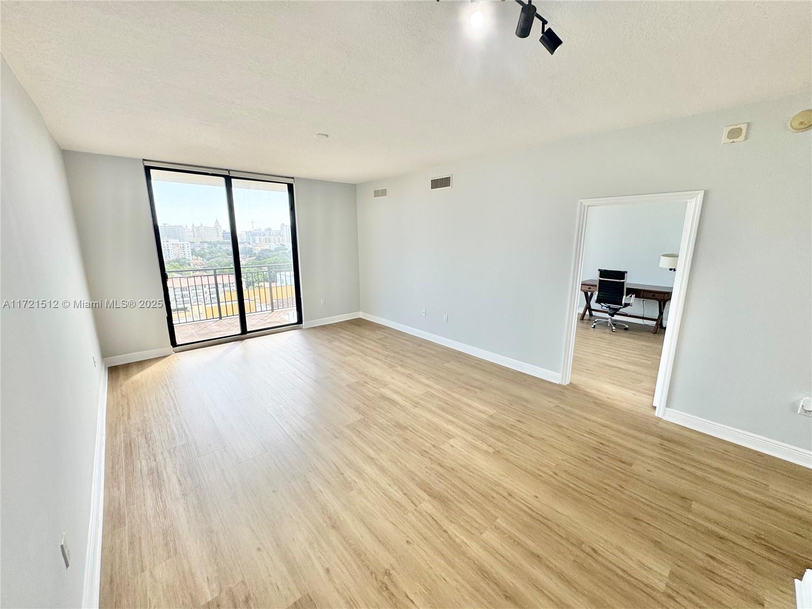 888 S Douglas Rd # 1006