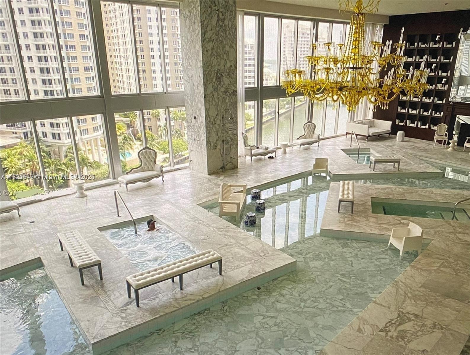 465 Brickell Ave # 1706