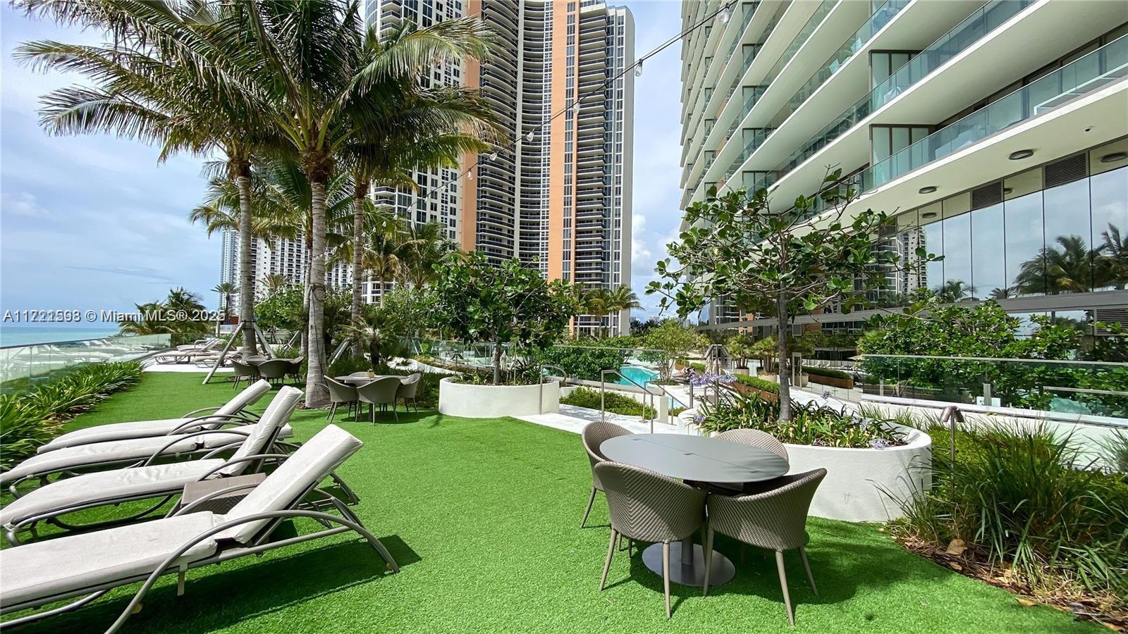 18975 Collins Ave # 1605
