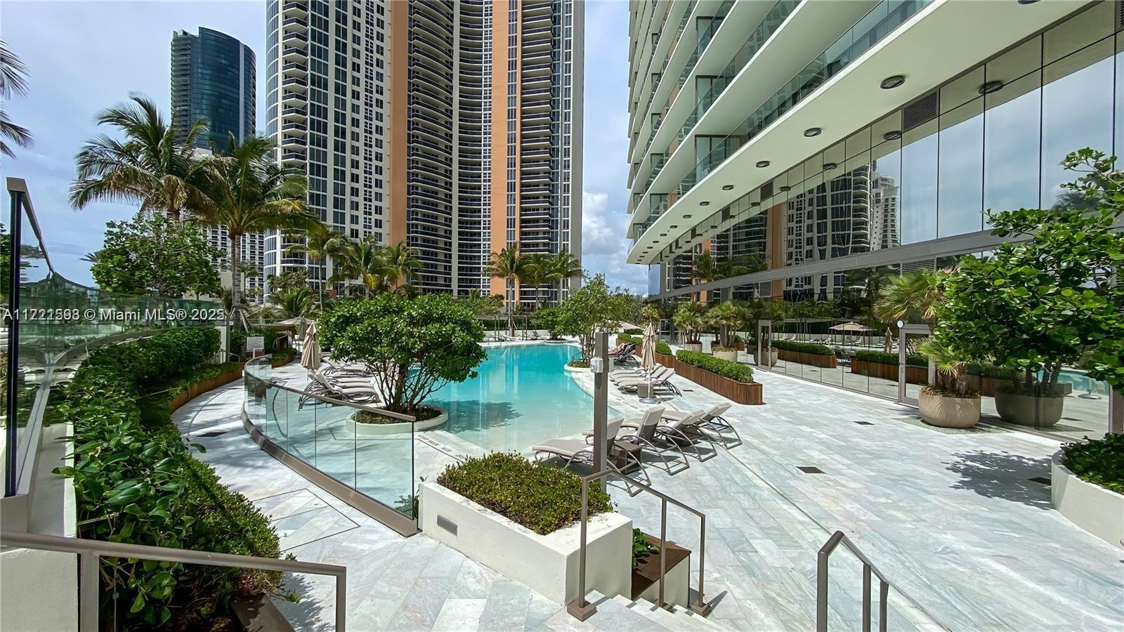 18975 Collins Ave # 1605
