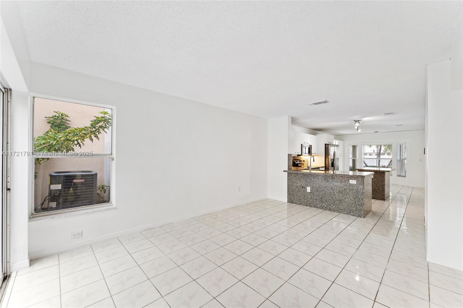 1120 W Lake St