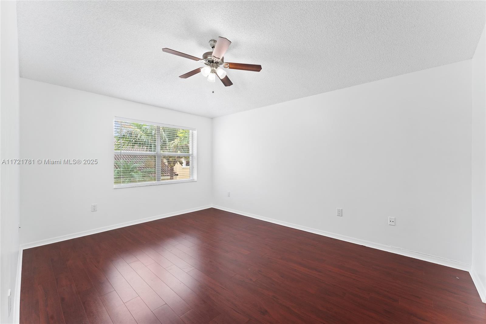 1120 W Lake St