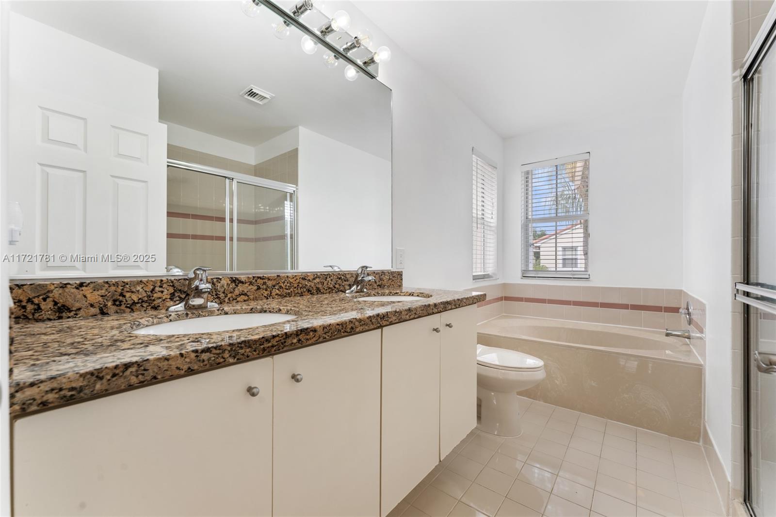 1120 W Lake St