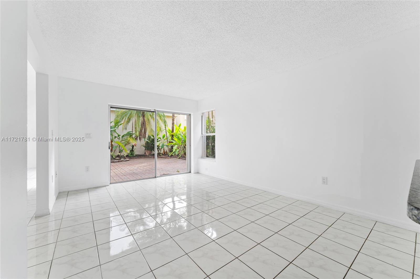 1120 W Lake St