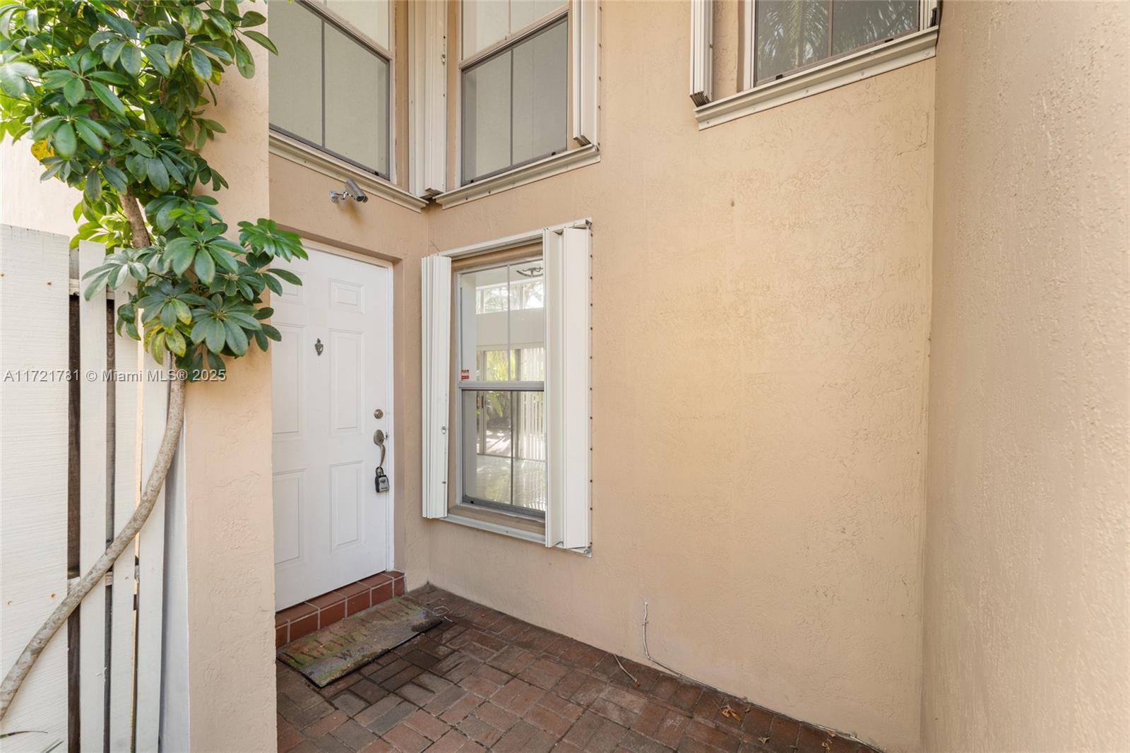 1120 W Lake St