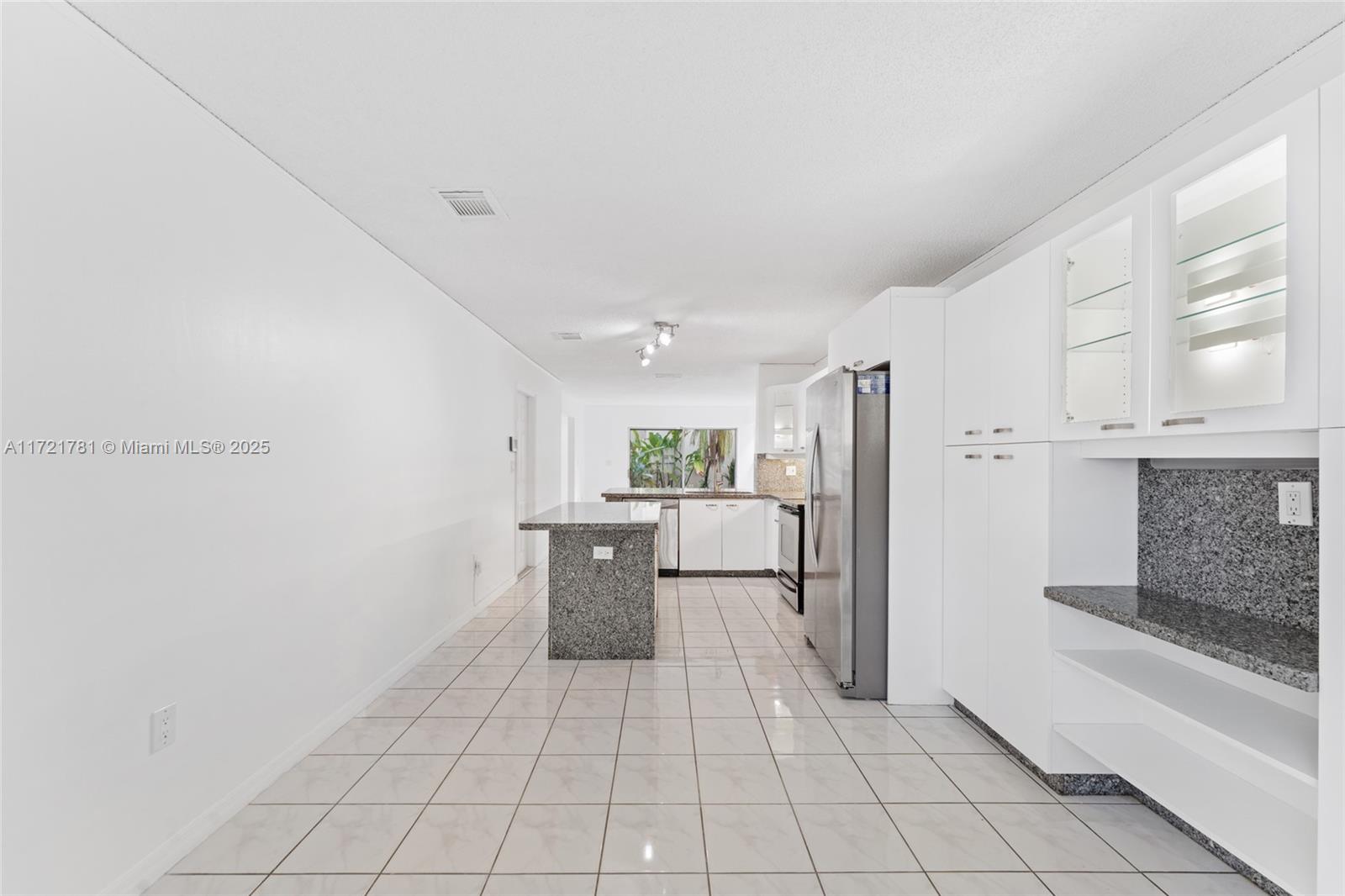 1120 W Lake St