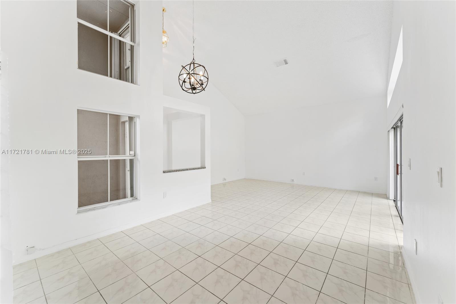 1120 W Lake St