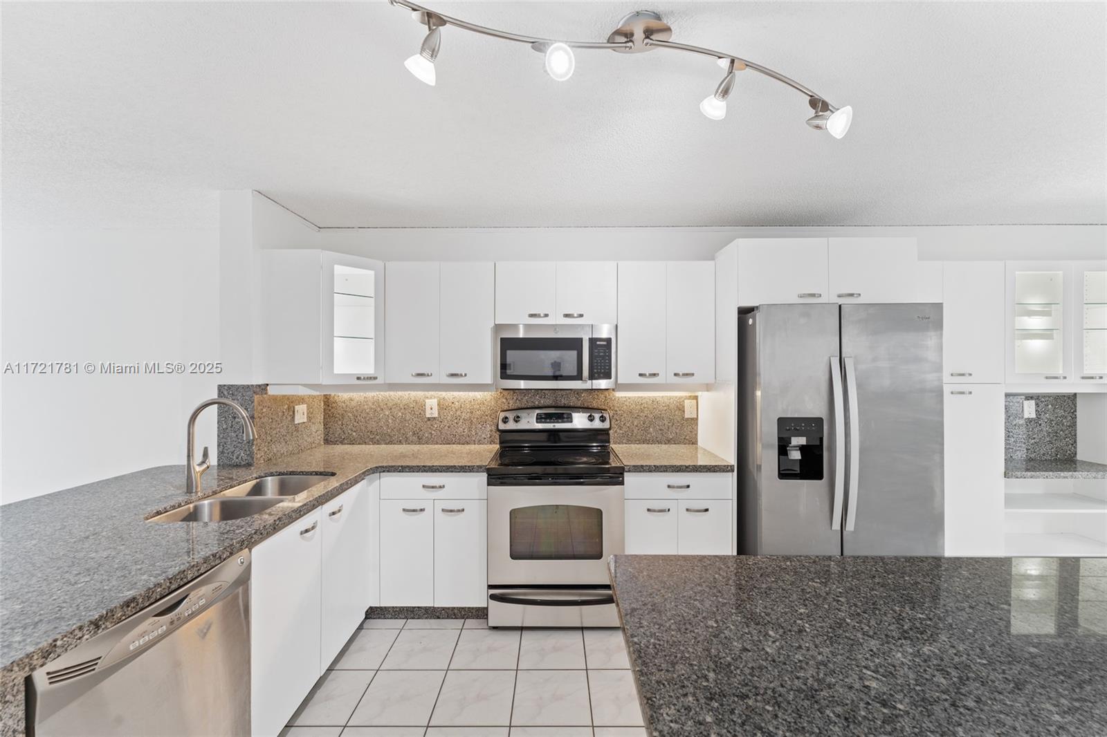 1120 W Lake St