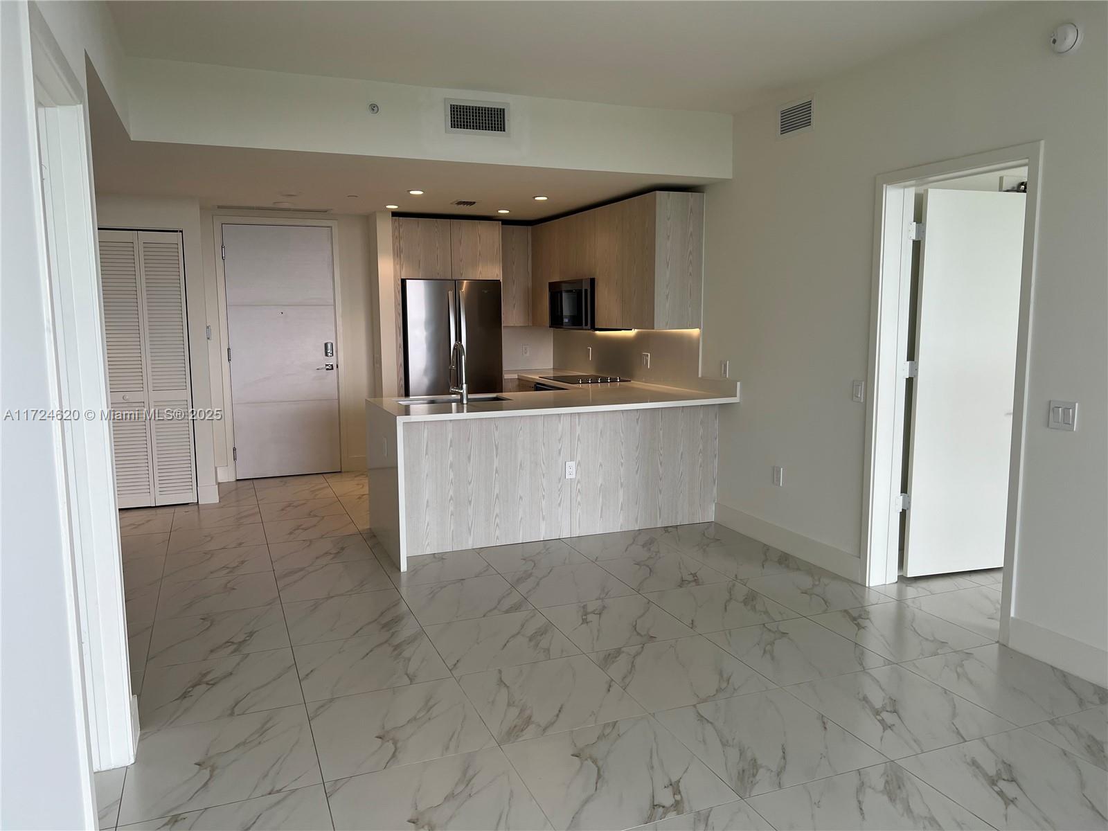 2000 Metropica Way # 1911
