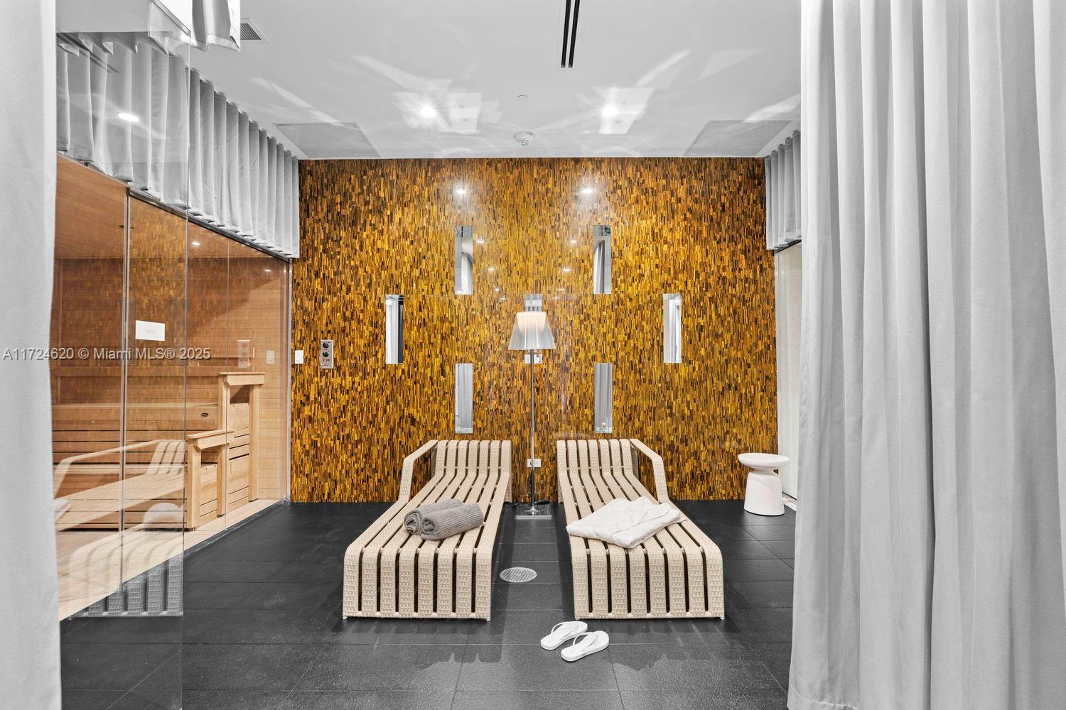 2000 Metropica Way # 1911