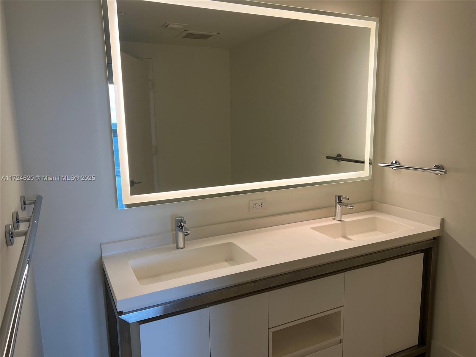 2000 Metropica Way # 1911