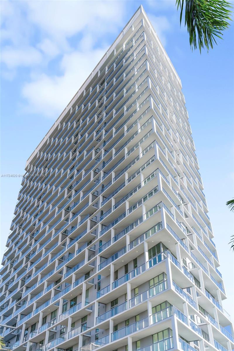 2000 Metropica Way # 1911